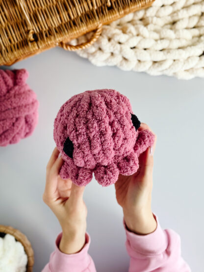 Braid it yourself guide: hand braided bee mascot (Kopia) (Kopia) (Kopia) - Image 3