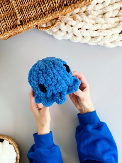 Braid it yourself guide: hand braided bee mascot (Kopia) (Kopia) (Kopia) - Image 4