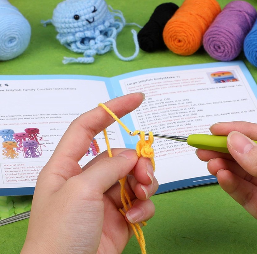 Zestaw do szydełkowania DIY - Kolorowe Meduzy - obrazek 9