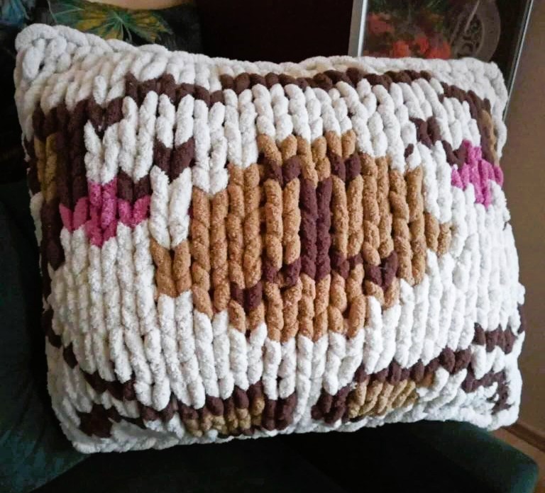 Motyw kapibary do koca z grubej włóczki – wzór PDF