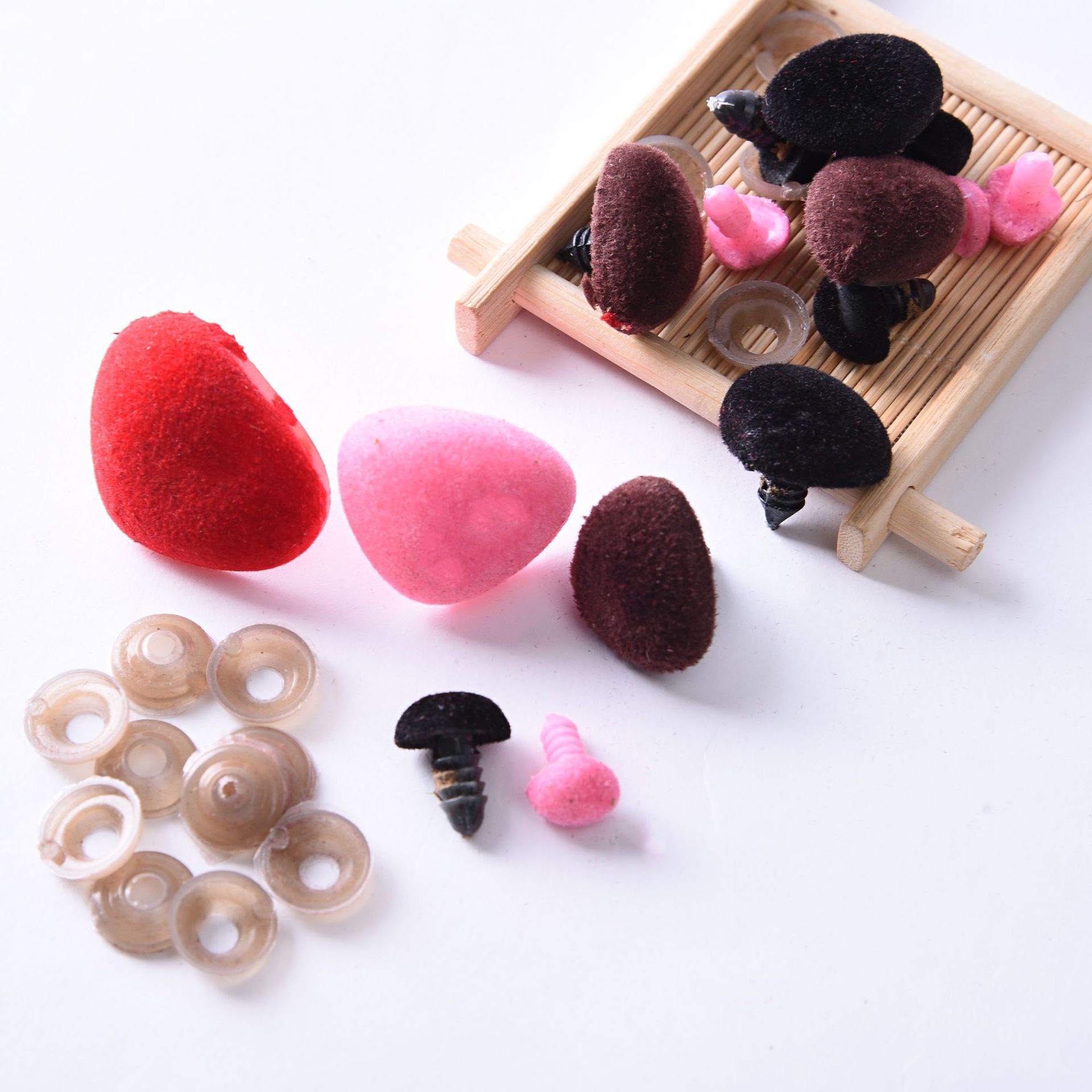 Noski do maskotek aksamitne w kolorze czarnym 11x14 mm - 5 sztuk - obrazek 2